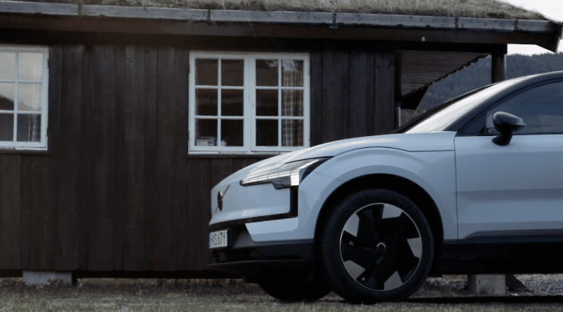 Volvo EX30 — UGC Content